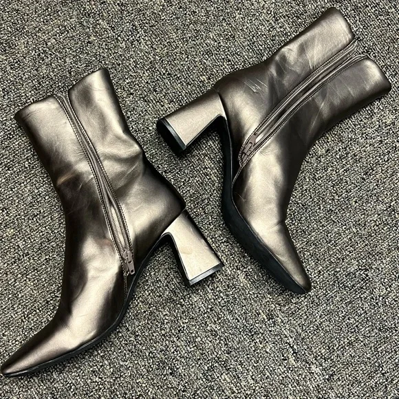 Jeffrey Campbell dark silver tone zip up stretchy square toe booties, sz 8.5 - Picture 3 of 9
